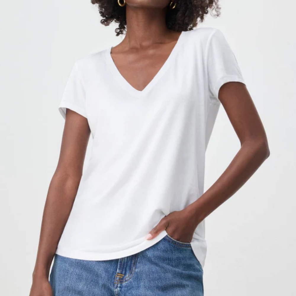 Splendid NWT White V-neck